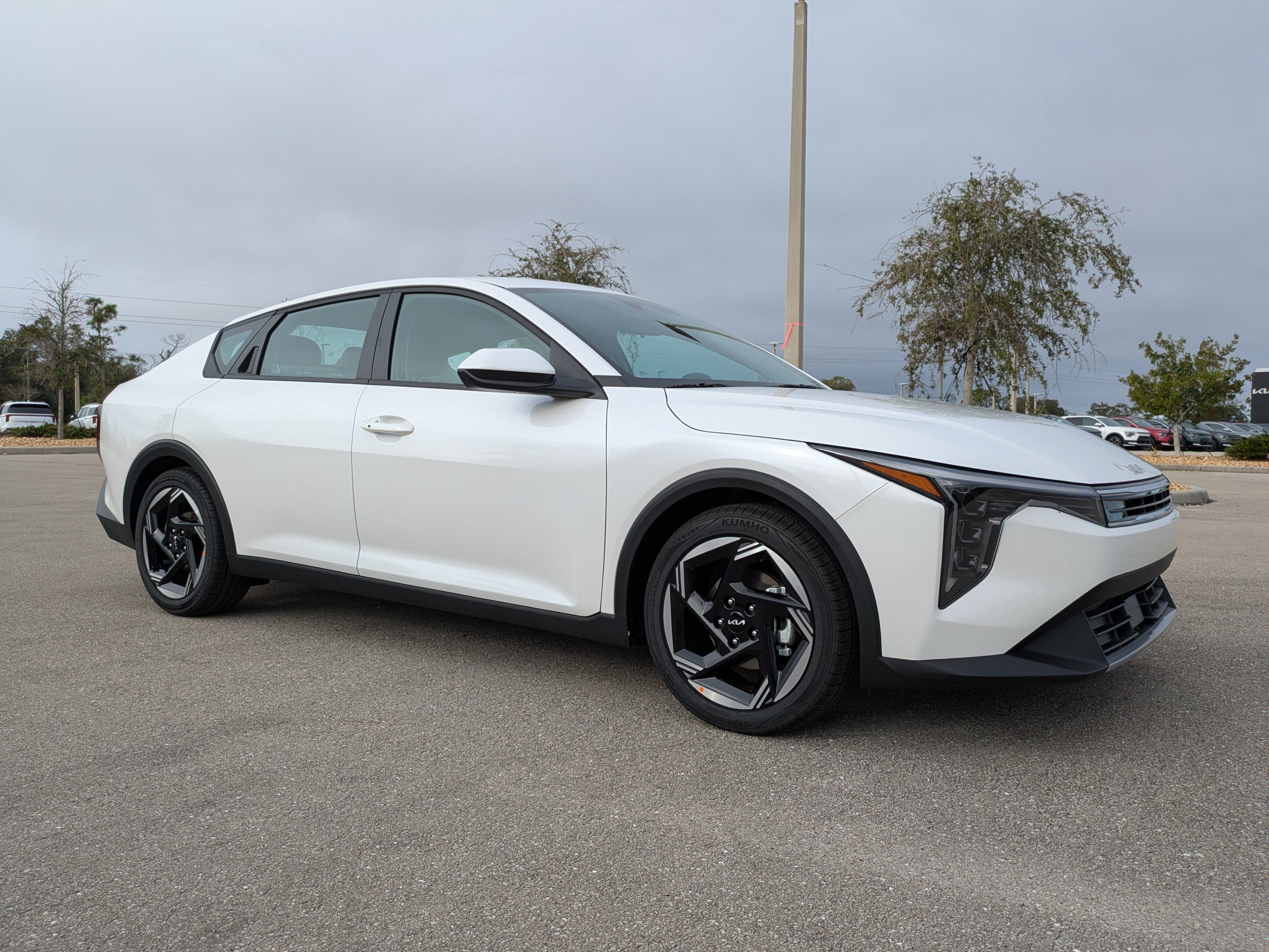 New 2025 Kia K4 GT-Line Turbo FWD image 2