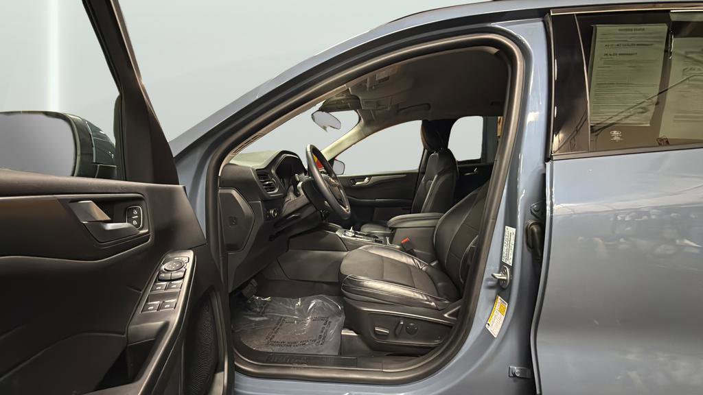 Used 2023 Ford Escape SE image 29