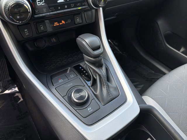 Certified 2025 Toyota RAV4 XLE w/ Convenience Package image 17