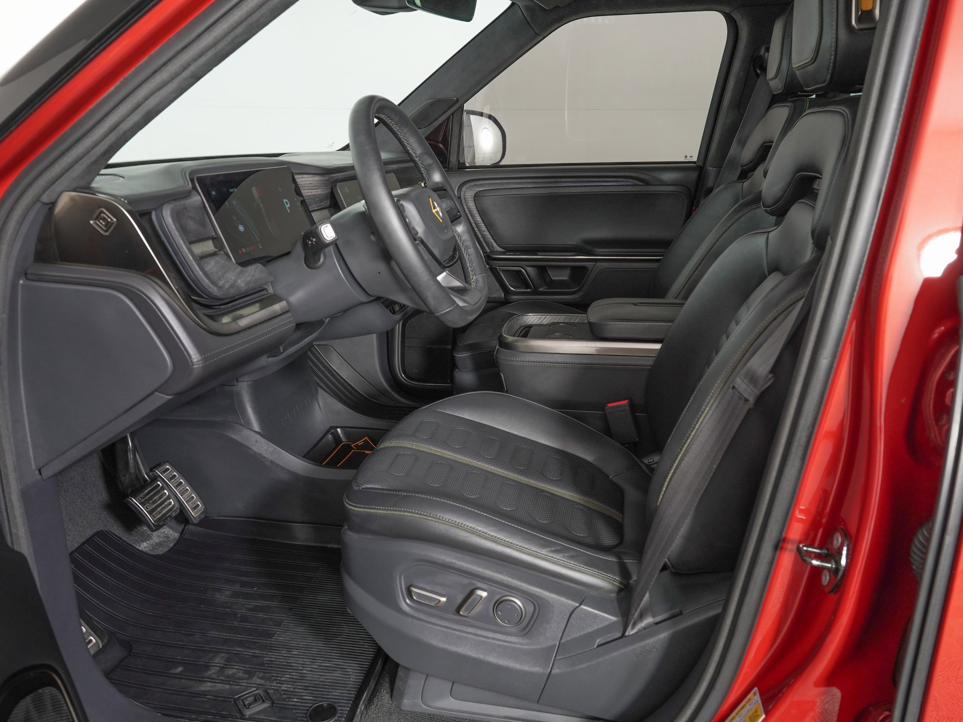 Used 2022 Rivian R1T Adventure image 14