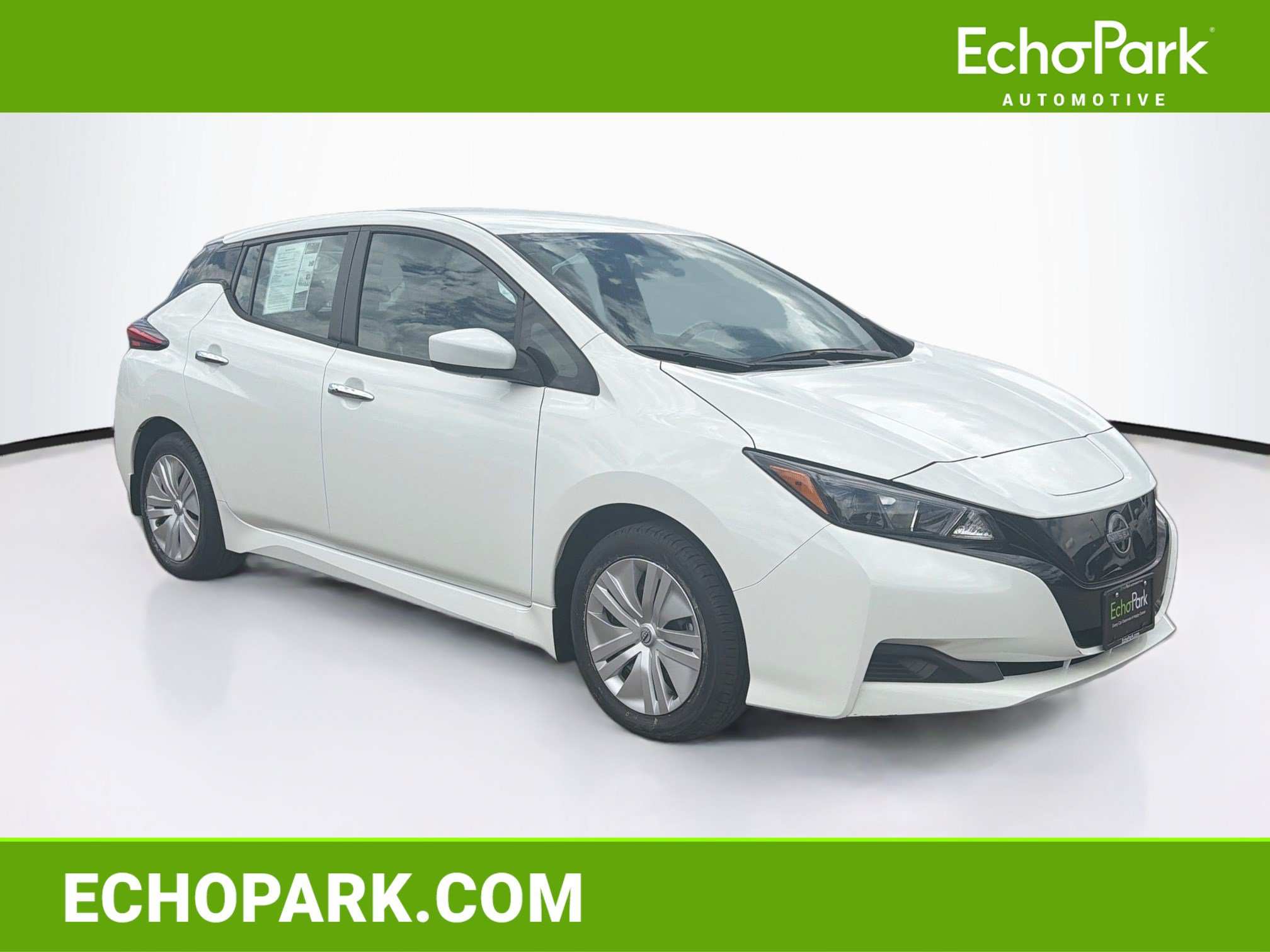 Used 2025 Nissan Leaf S FWD image 1