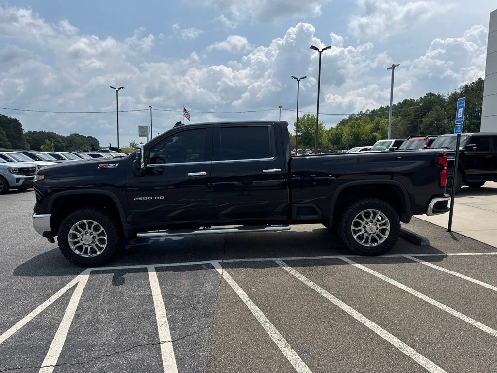Used 2024 Chevrolet Silverado 2500 LTZ w/ LTZ Convenience Package AWD/4WD image 5