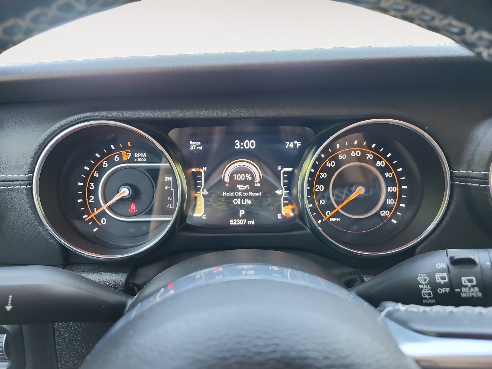 Used 2022 Jeep Wrangler Unlimited Sahara w/ Cold Weather Group AWD/4WD image 15