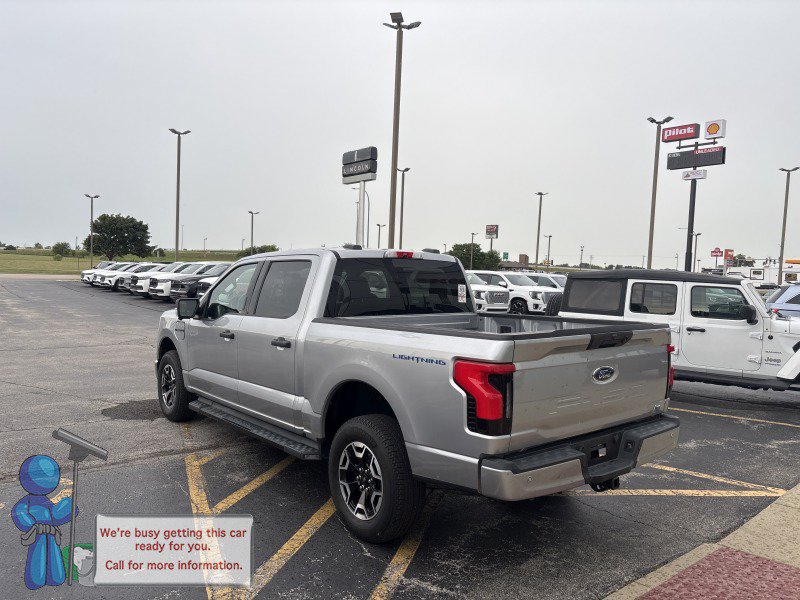 Used 2022 Ford F150 Lightning XLT AWD/4WD image 3