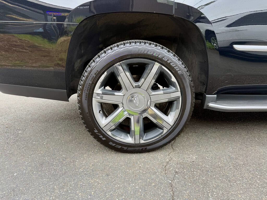 Used 2016 Cadillac Escalade Luxury image 34