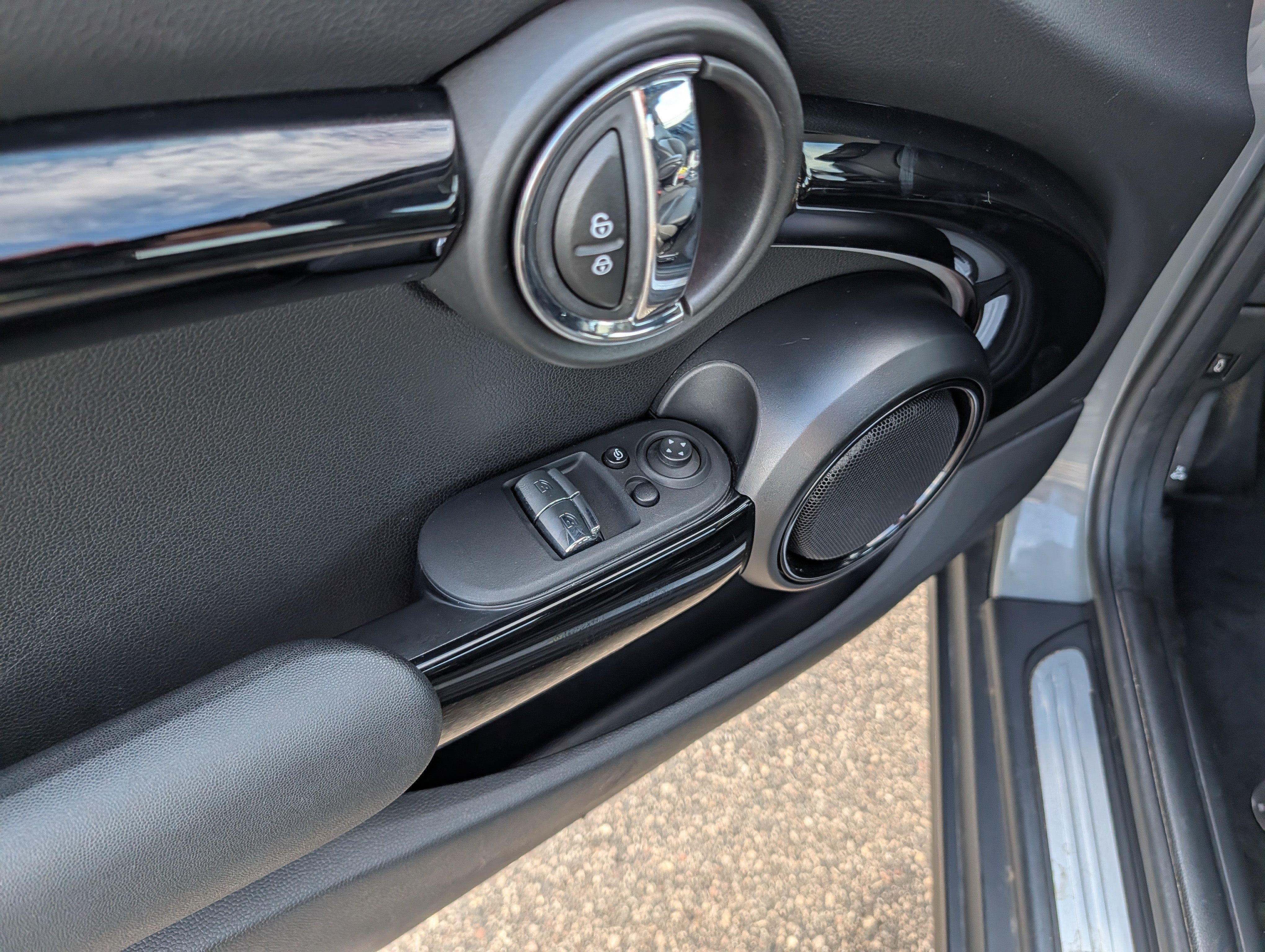 Used 2022 MINI Cooper SE FWD image 19