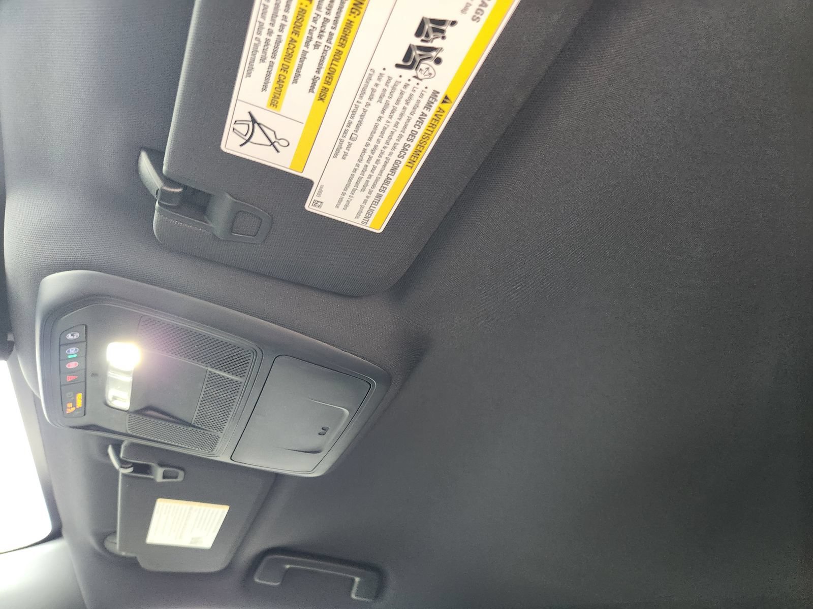 New 2027 Chevrolet Equinox LT w/ Convenience Package II FWD image 22