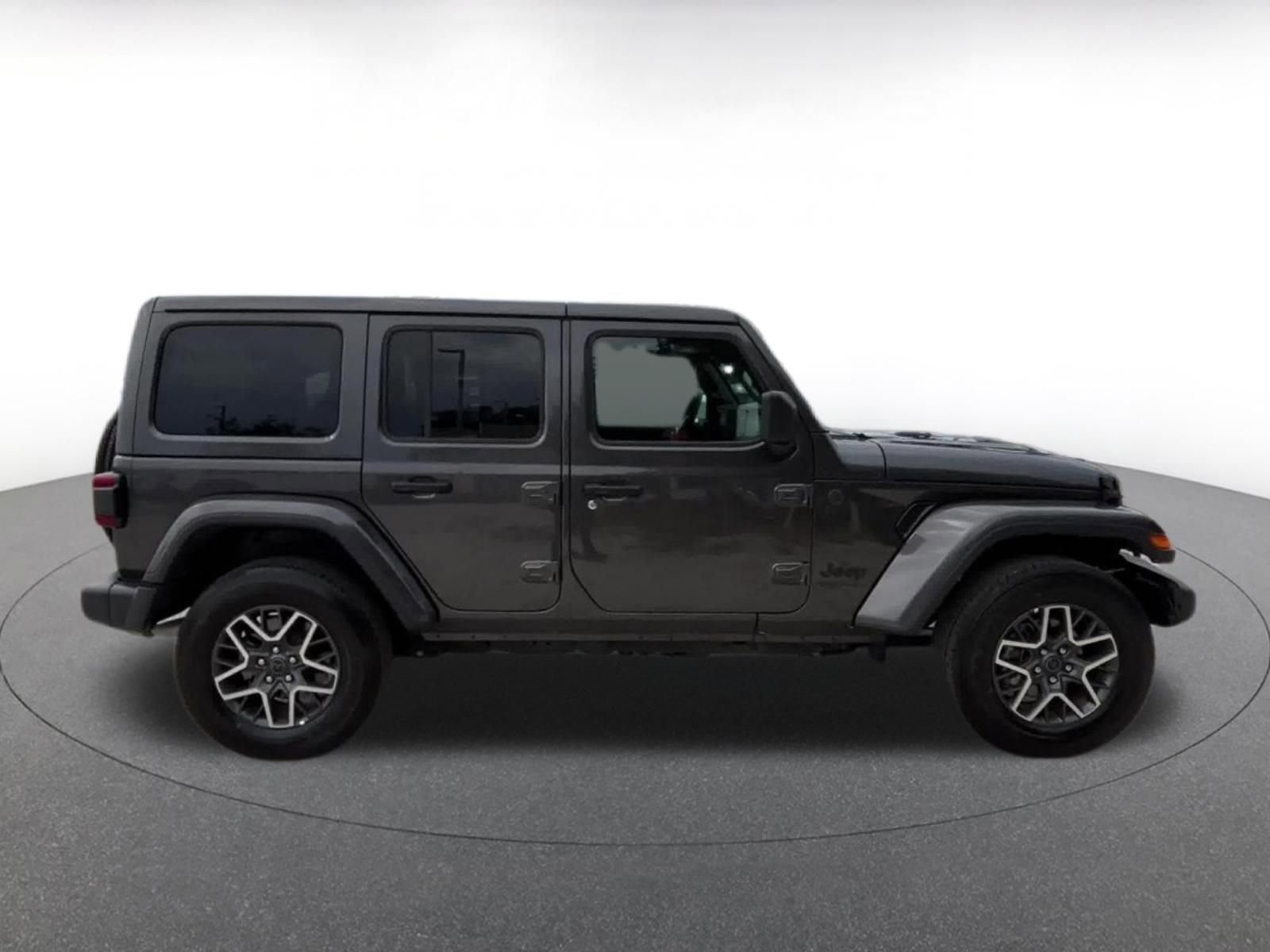 Used 2025 Jeep Wrangler Unlimited Sahara AWD/4WD image 16