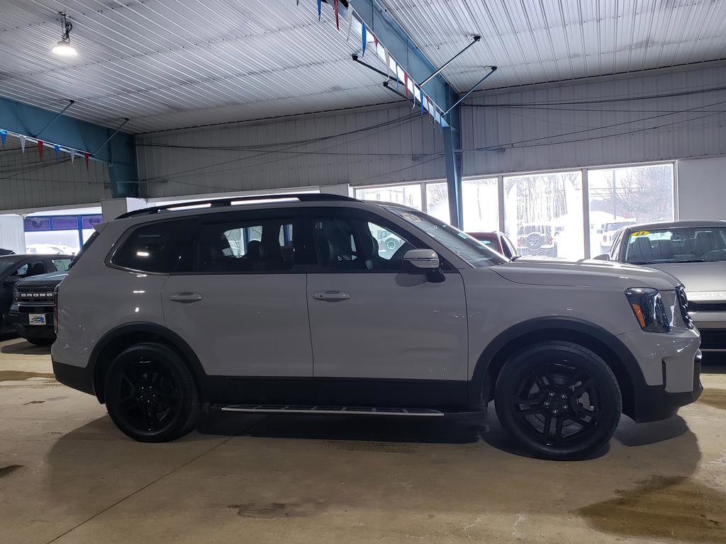 Used 2025 Kia Telluride EX X-Line image 2