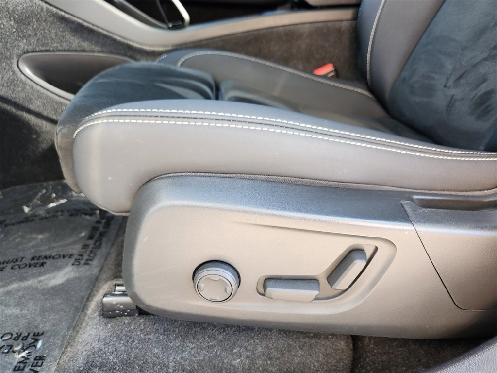 Used 2023 Volvo C40 P8 Recharge Ultimate image 8