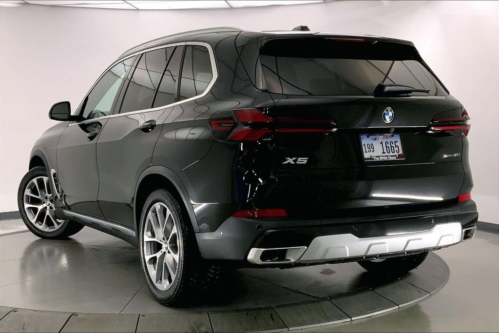 New 2026 BMW X5 xDrive40i w/ Premium Package image 2