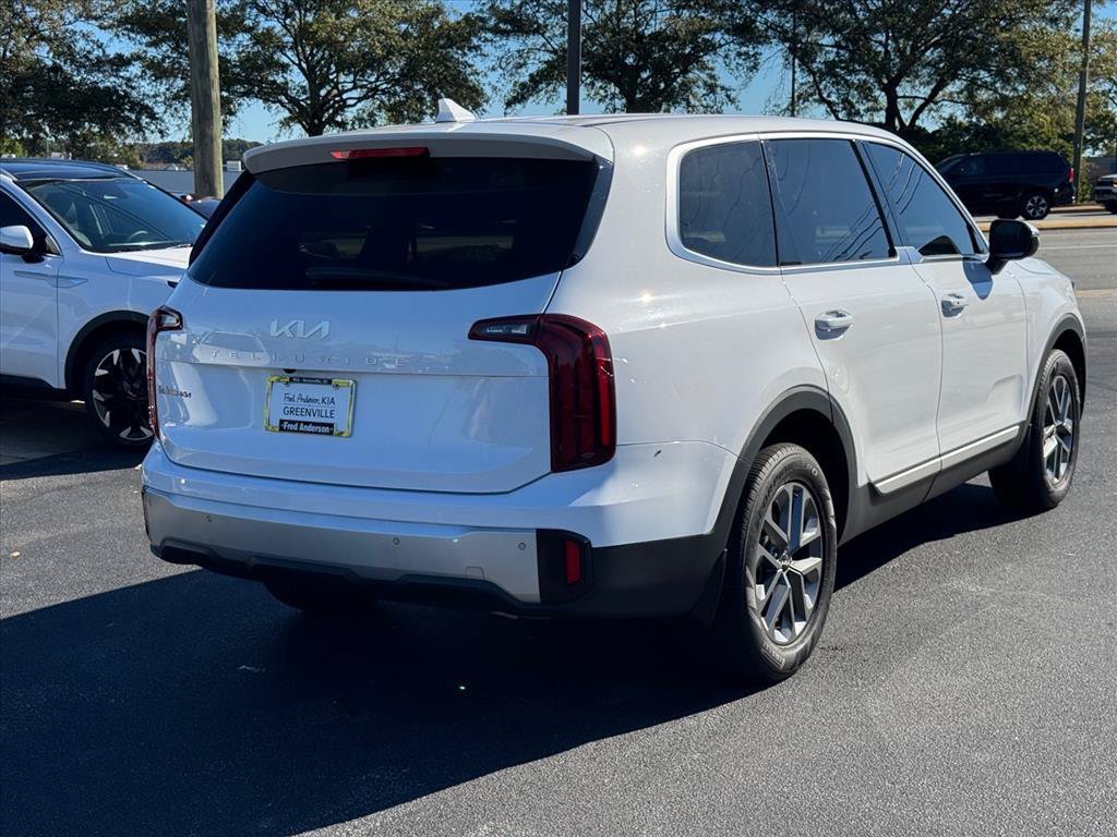 Certified 2024 Kia Telluride LX FWD image 3