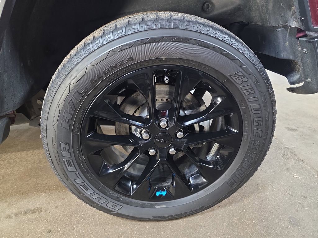 Used 2022 Jeep Wrangler Unlimited Sahara w/ Cold Weather Group image 31