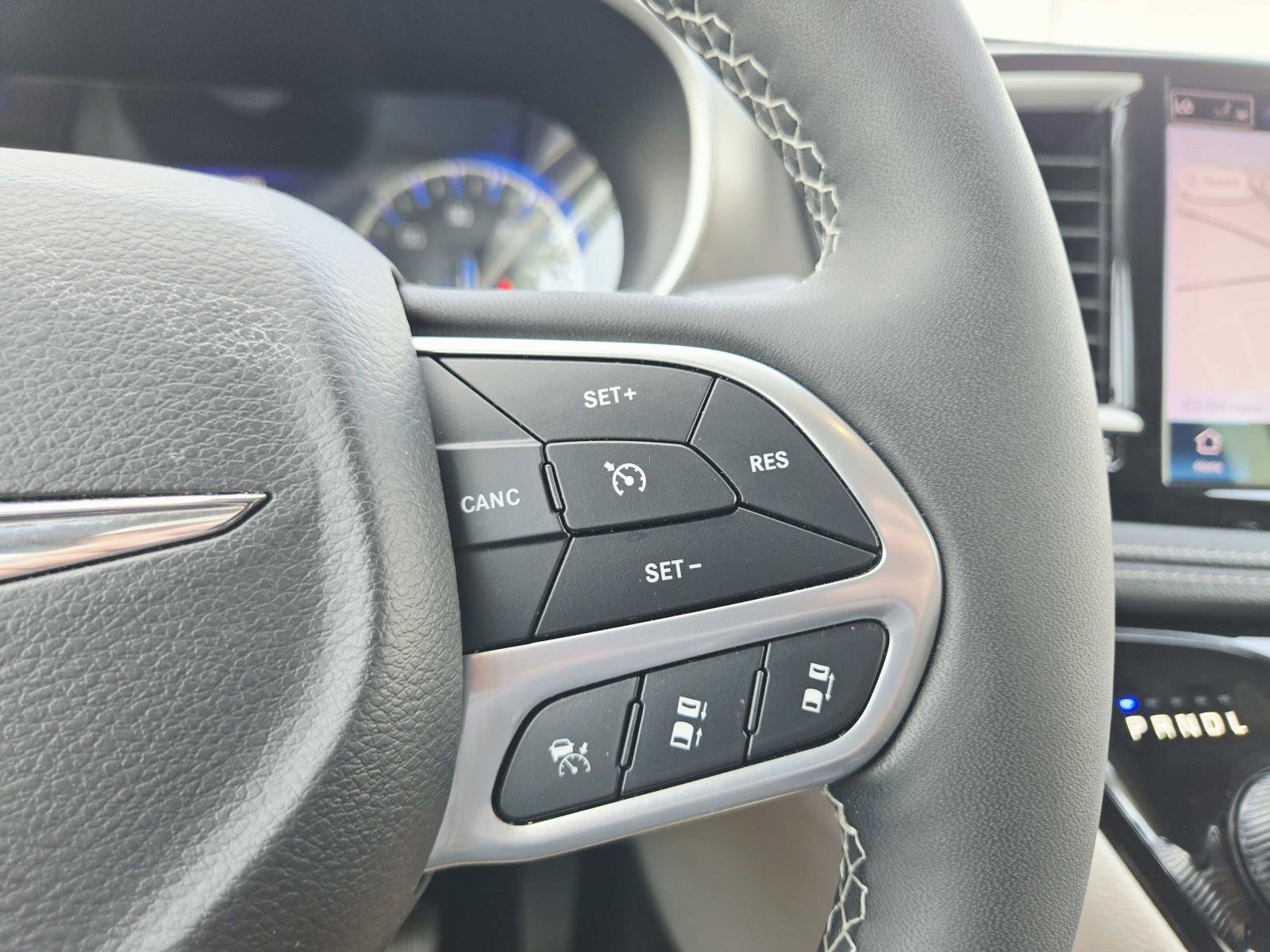 Used 2023 Chrysler Pacifica Touring-L w/ Uconnect Theater Family Group AWD/4WD image 26