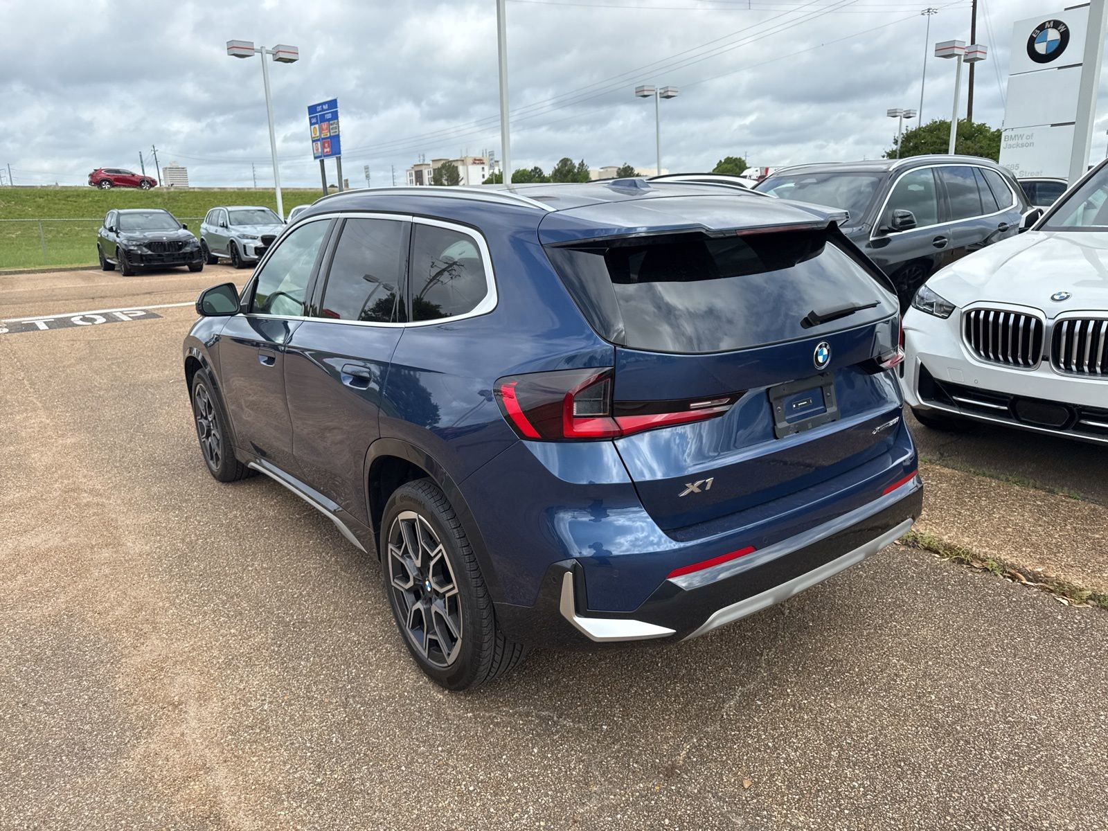 Certified 2025 BMW X1 xDrive28i AWD/4WD image 7
