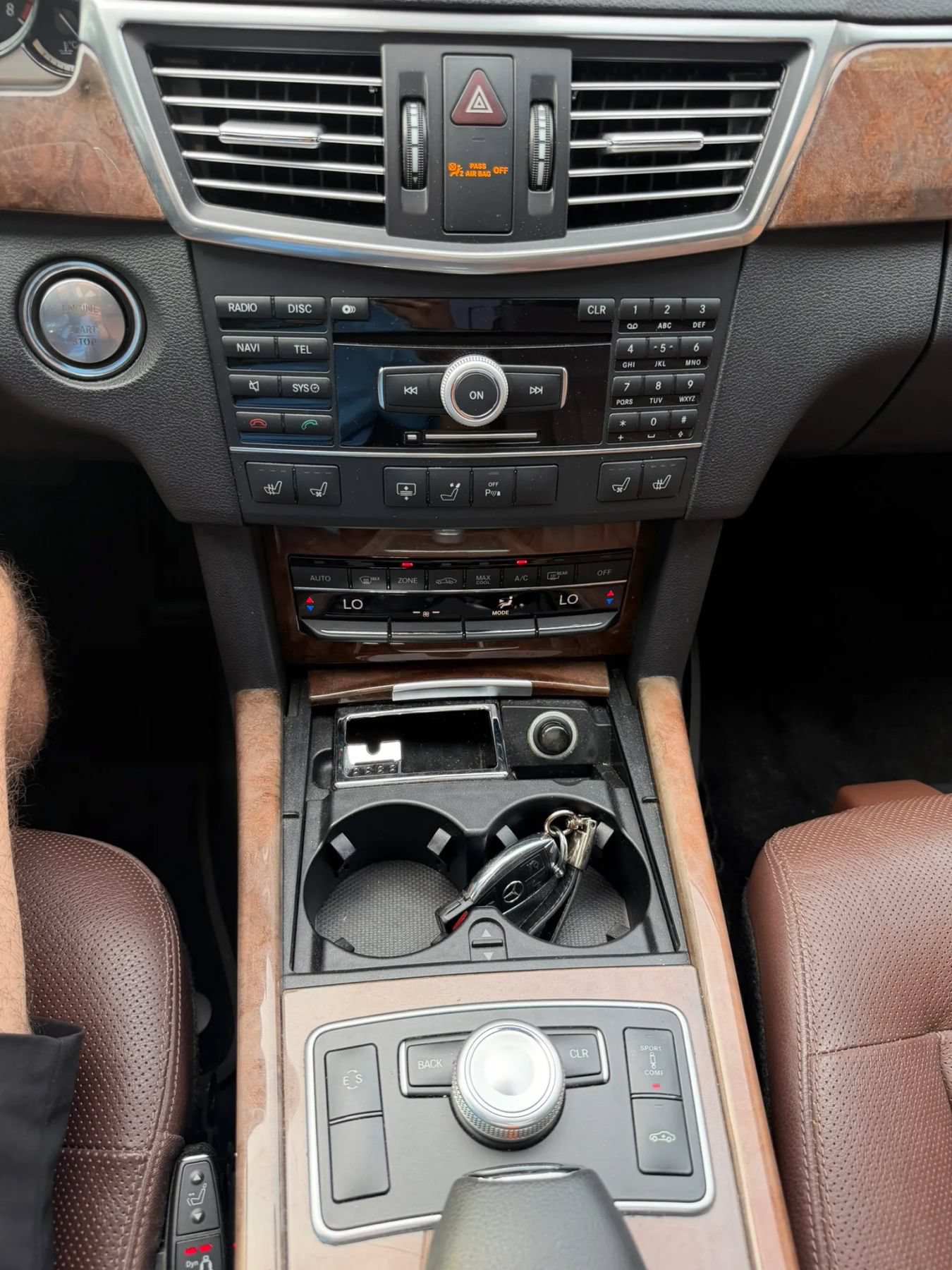 Used 2011 Mercedes-Benz E 550 4MATIC Sedan image 25