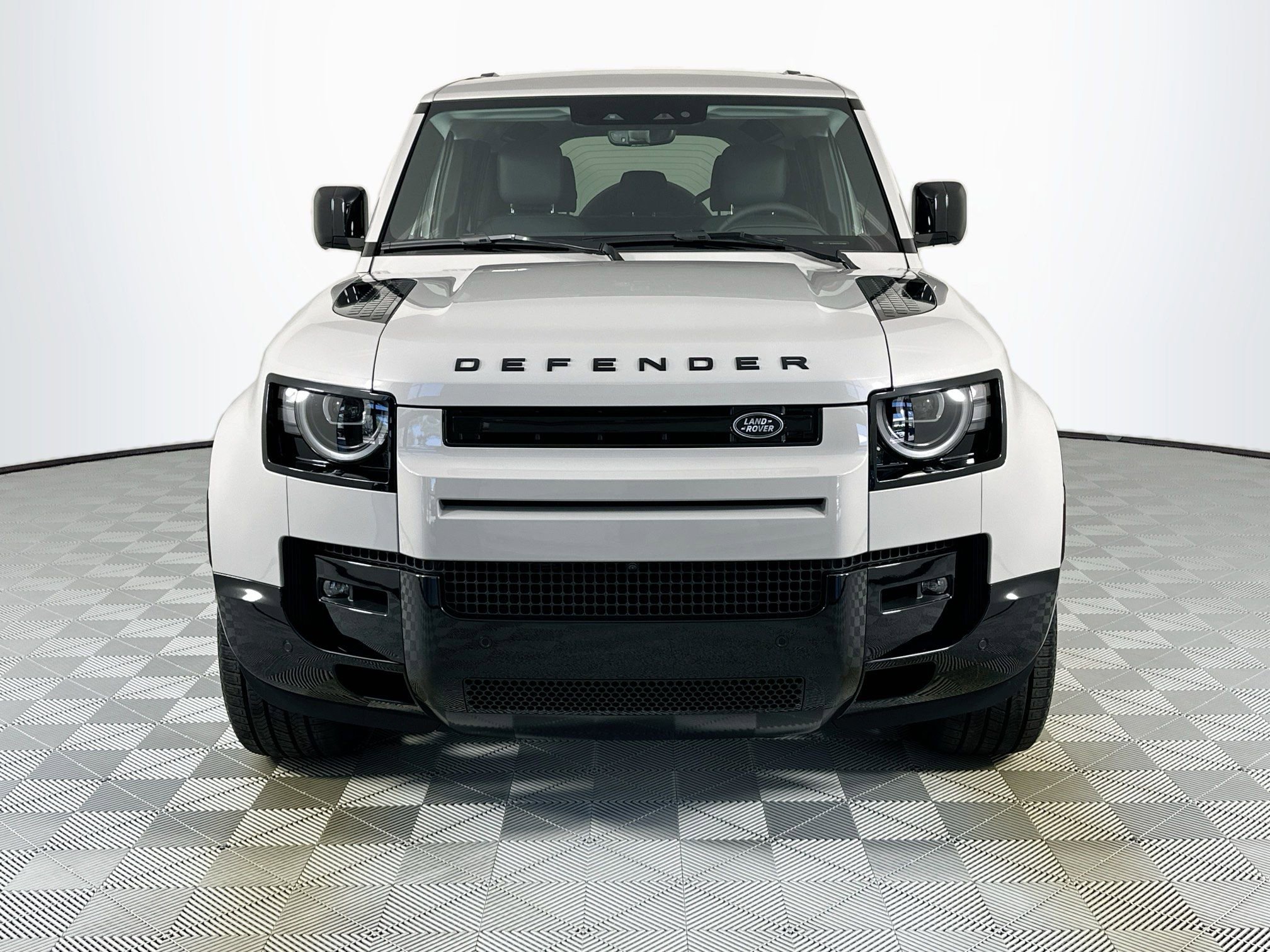 Used 2026 Land Rover Defender 110 X-Dynamic SE image 2