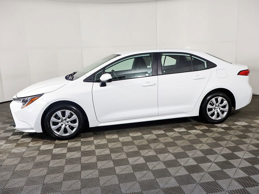 Used 2024 Toyota Corolla LE FWD image 14