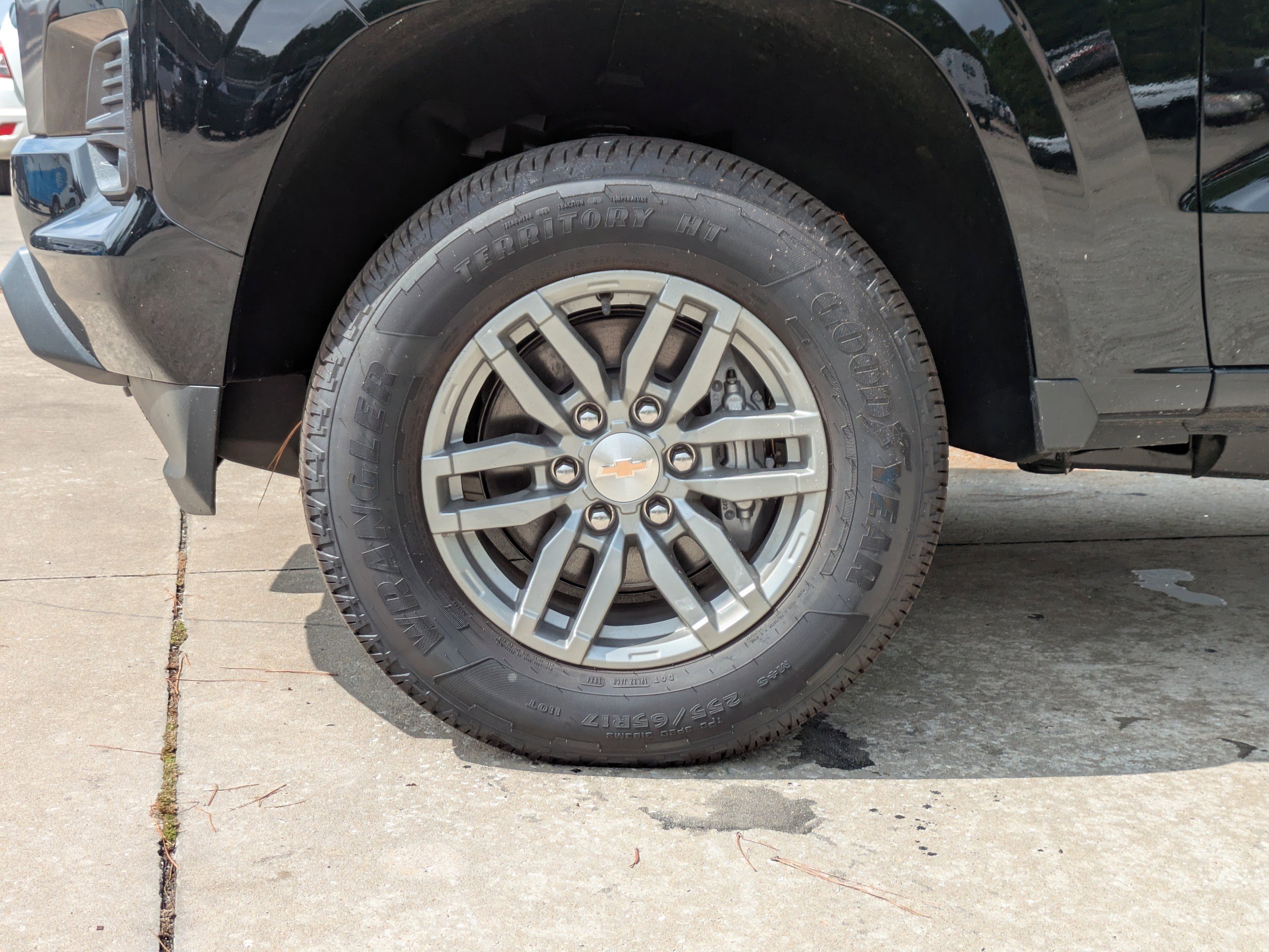 Used 2024 Chevrolet Colorado LT w/ LT Convenience Package II image 24