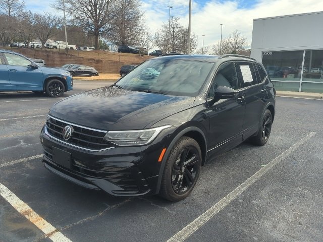 Certified 2024 Volkswagen Tiguan SE R-Line image 7