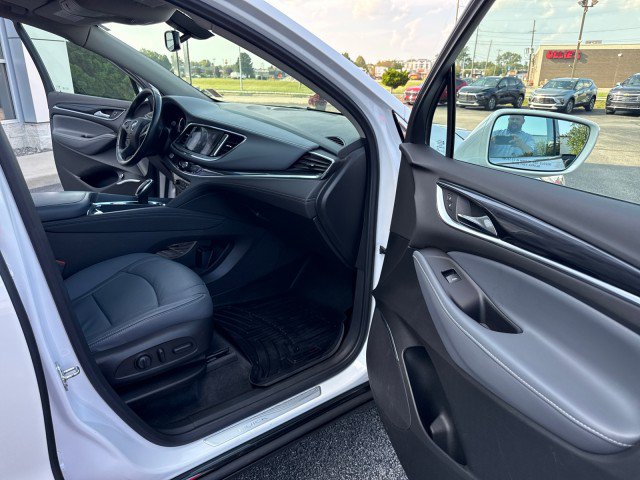 Used 2020 Buick Enclave Essence w/ Sport Touring Edition FWD image 35