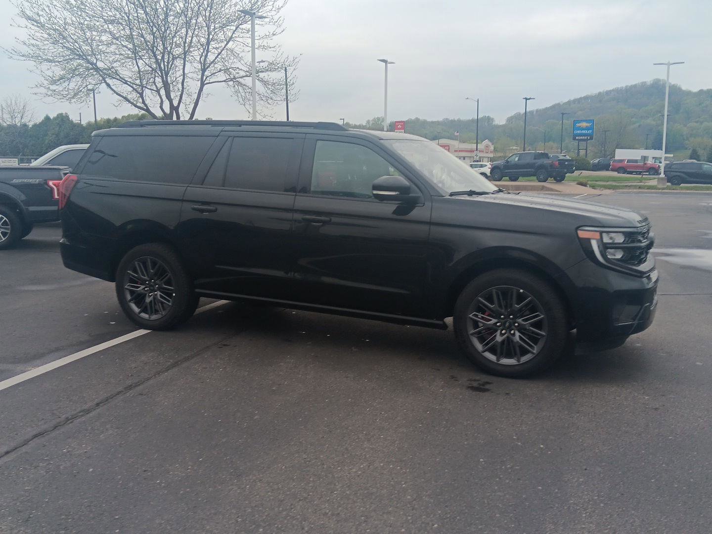 Used 2025 Ford Expedition Max Platinum w/ Stealth Performance Package AWD/4WD image 2