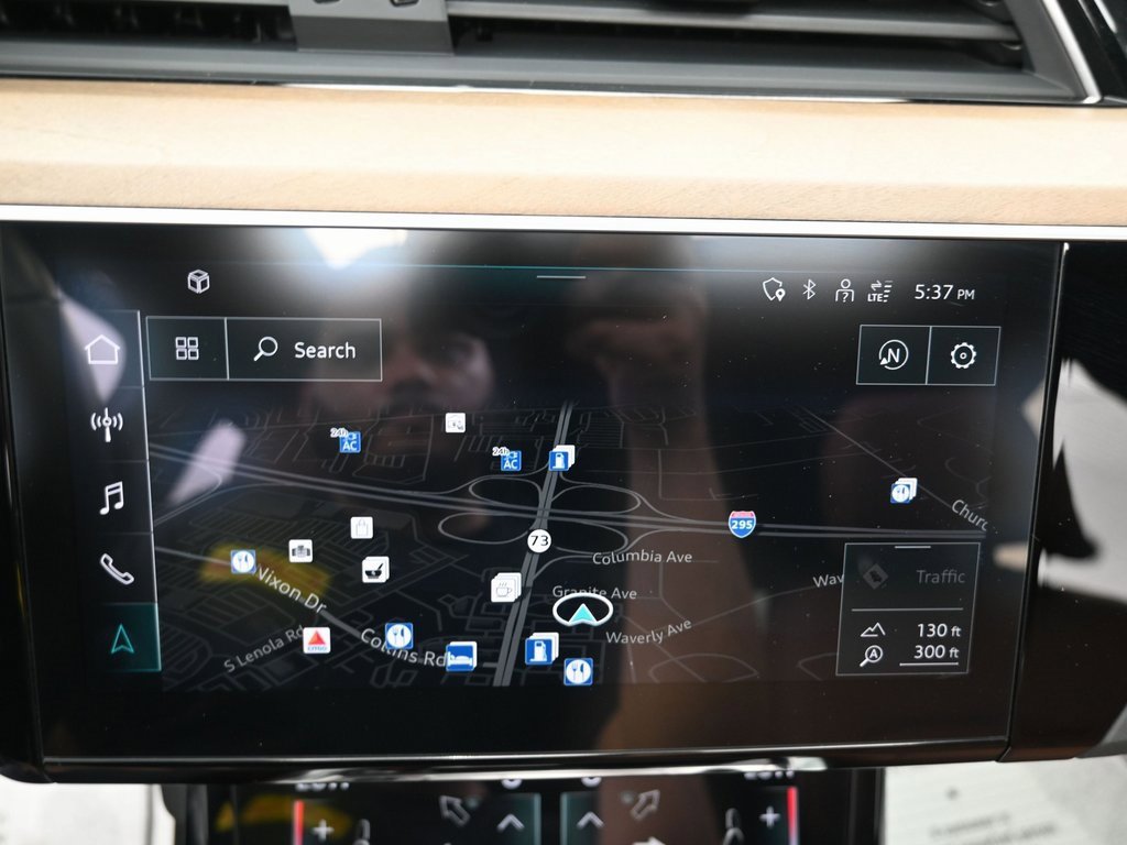 Used 2024 Audi Q8 e-tron Premium Plus image 19