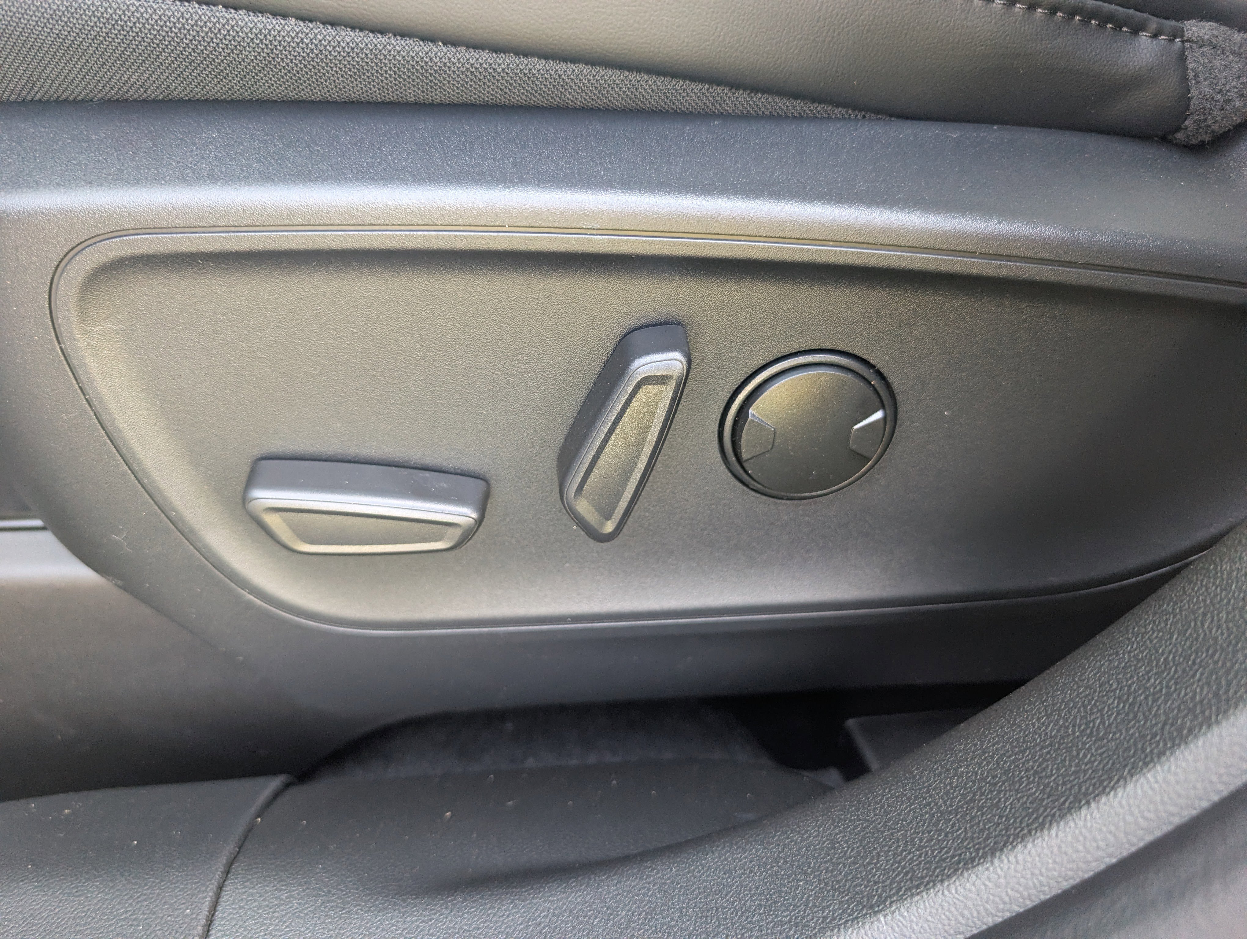 New 2026 Ford Escape SE FWD image 23