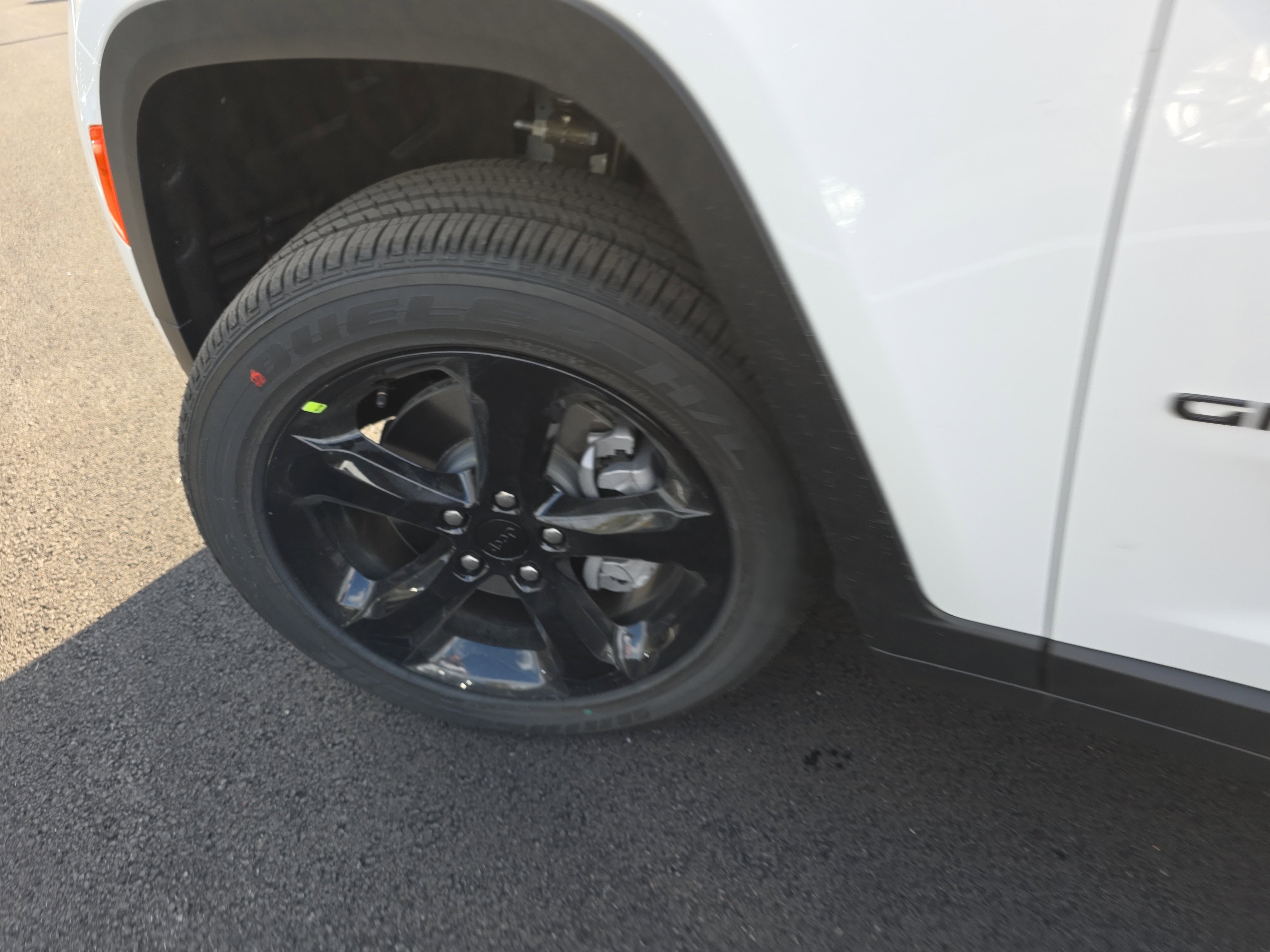 New 2025 Jeep Grand Cherokee L Altitude image 35