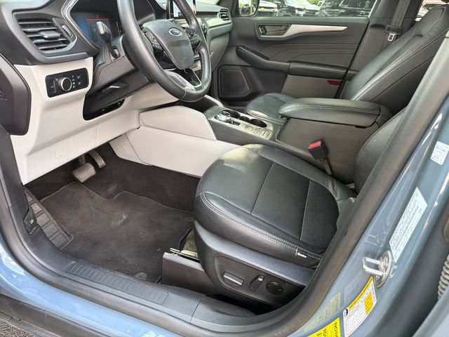 Used 2024 Ford Escape Active w/ Cold Weather Package FWD image 9