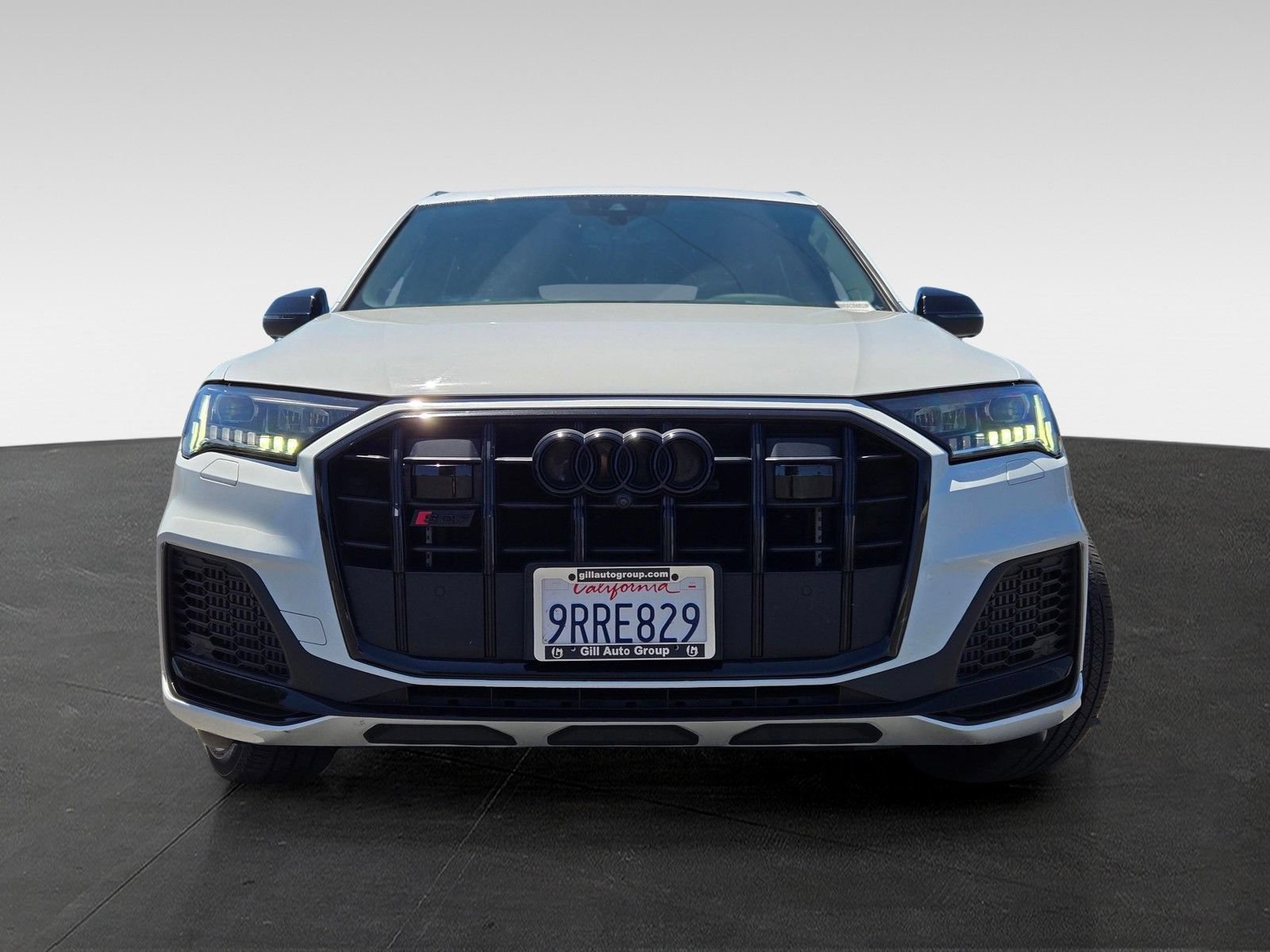 Used 2021 Audi SQ7 Premium Plus w/ SQ7 Black Optic Package AWD/4WD image 2