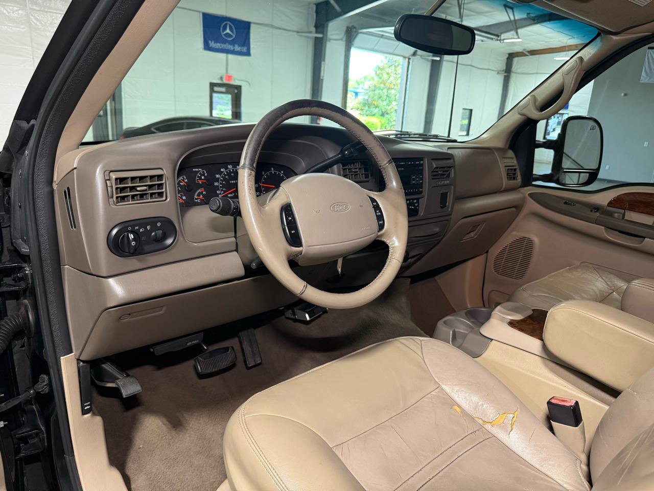 Used 2001 Ford Excursion Limited image 10