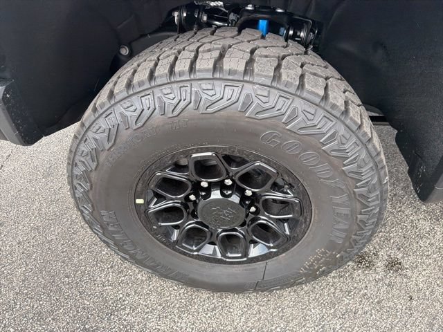 New 2026 Chevrolet Silverado 2500 ZR2 w/ ZR2 Bison Edition AWD/4WD image 17