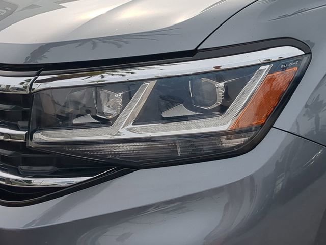 Certified 2022 Volkswagen Atlas Cross Sport SE w/ Panoramic Sunroof Package image 7