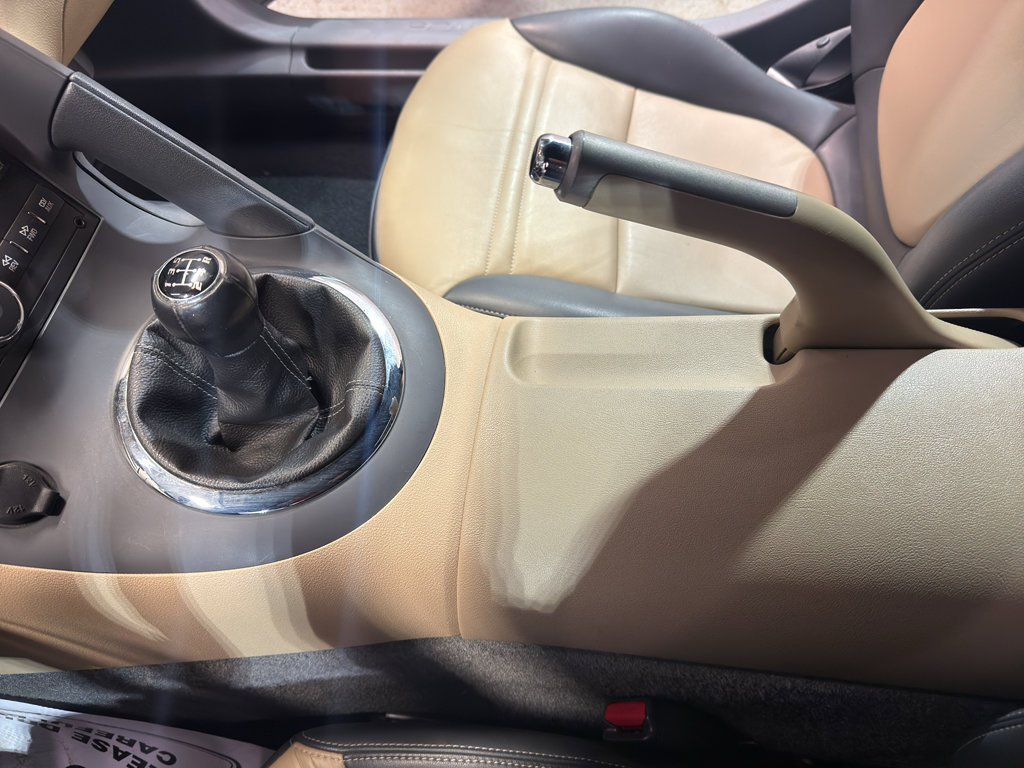 Used 2006 Pontiac Solstice Convertible w/ Premium Package RWD image 20
