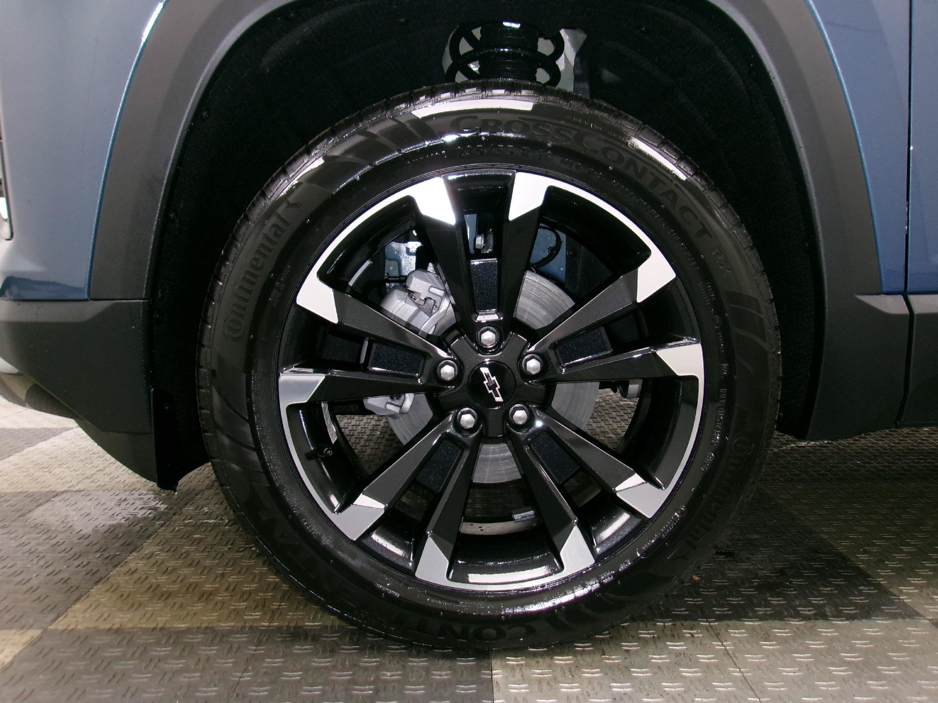 New 2027 Chevrolet Equinox RS w/ Safety and Technology Package AWD/4WD image 17