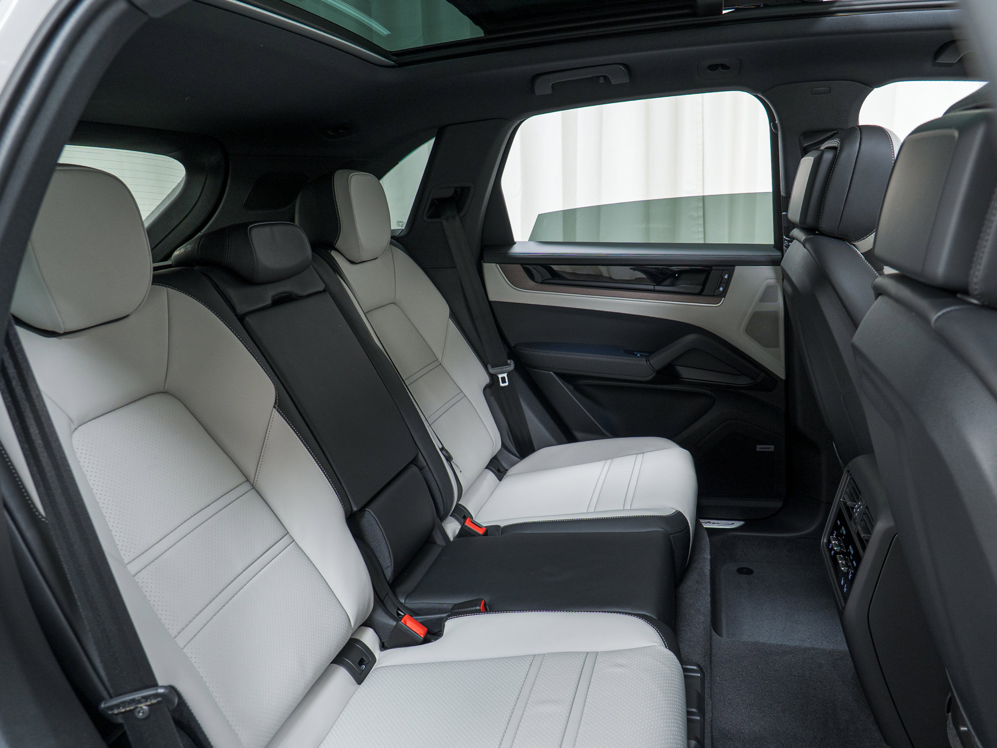 New 2026 Porsche Cayenne S image 27