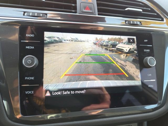 Used 2022 Volkswagen Tiguan SE image 15