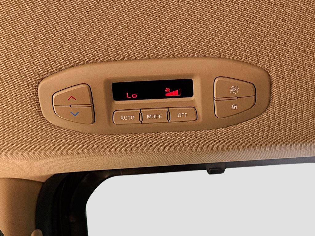 Used 2016 Kia Sedona SX FWD image 26