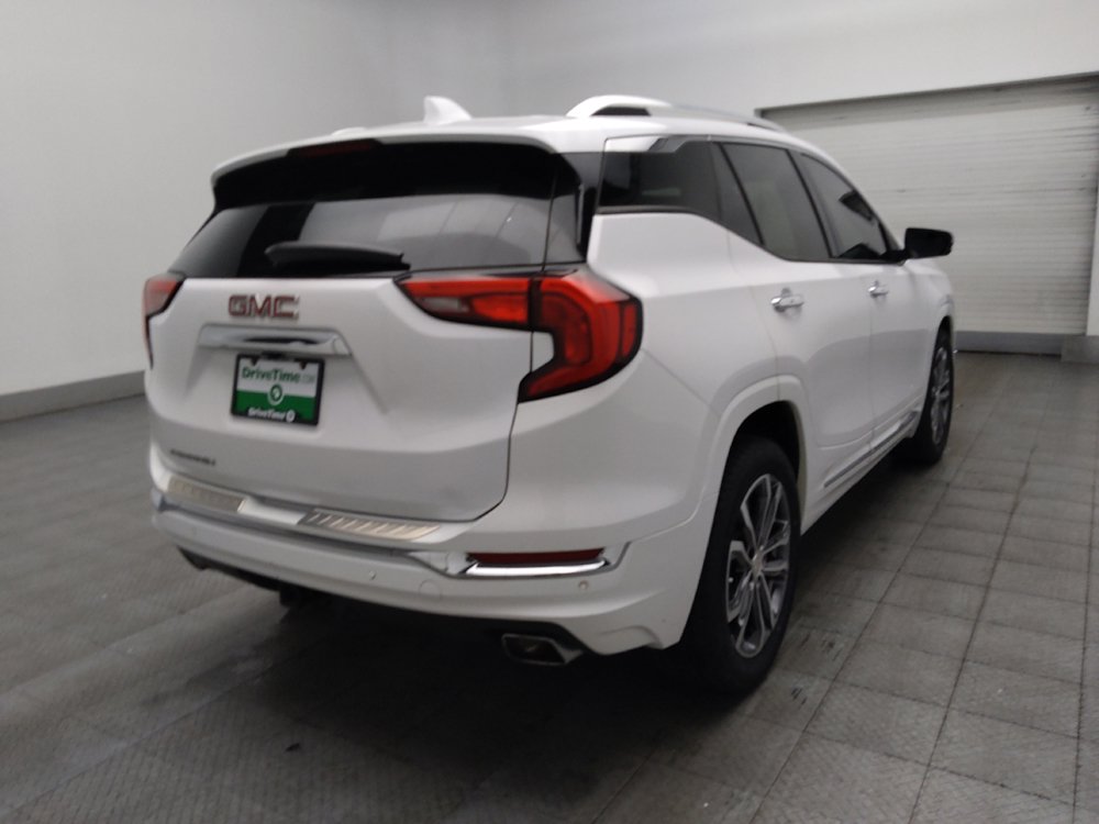 Used 2020 GMC Terrain Denali w/ Denali Premium Package FWD image 9