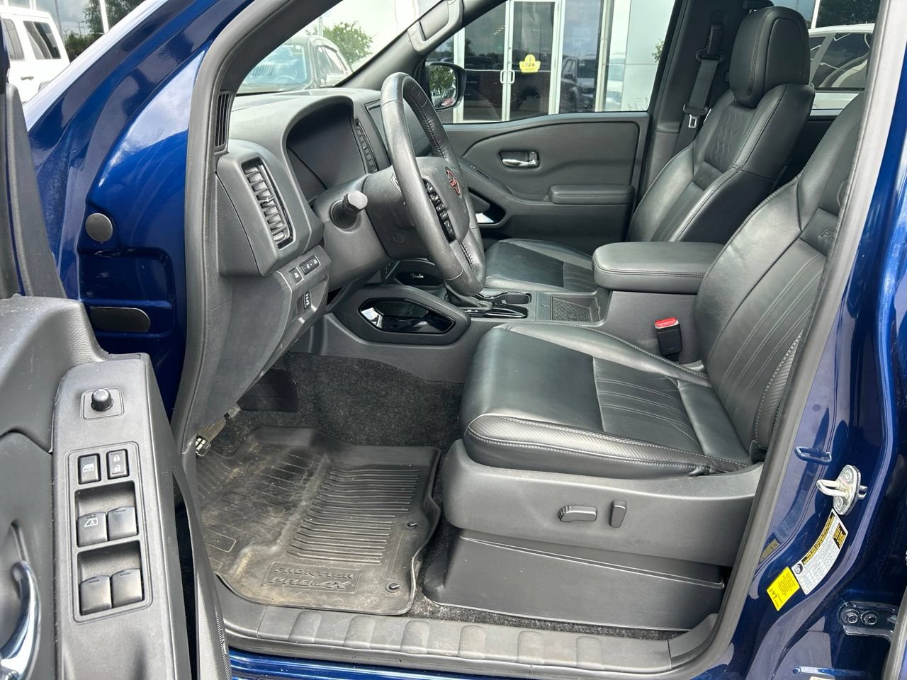 Used 2022 Nissan Frontier PRO-4X w/ Pro-4X Premium Package AWD/4WD image 11