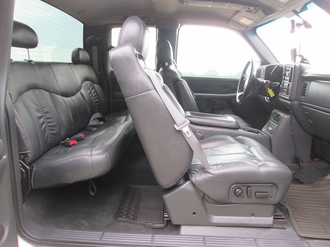 Used 2000 Chevrolet Silverado 2500 LT AWD/4WD image 16