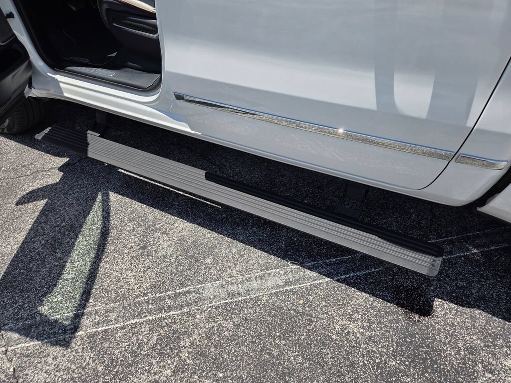 Certified 2025 RAM 1500 Tungsten AWD/4WD image 24