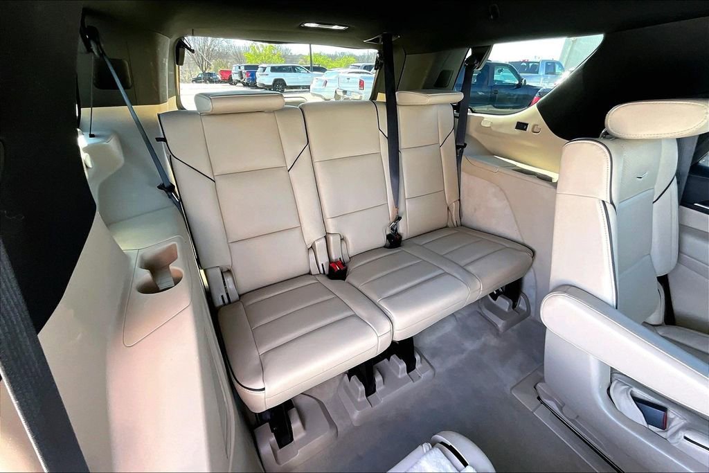 Used 2024 Cadillac Escalade Premium Luxury image 27