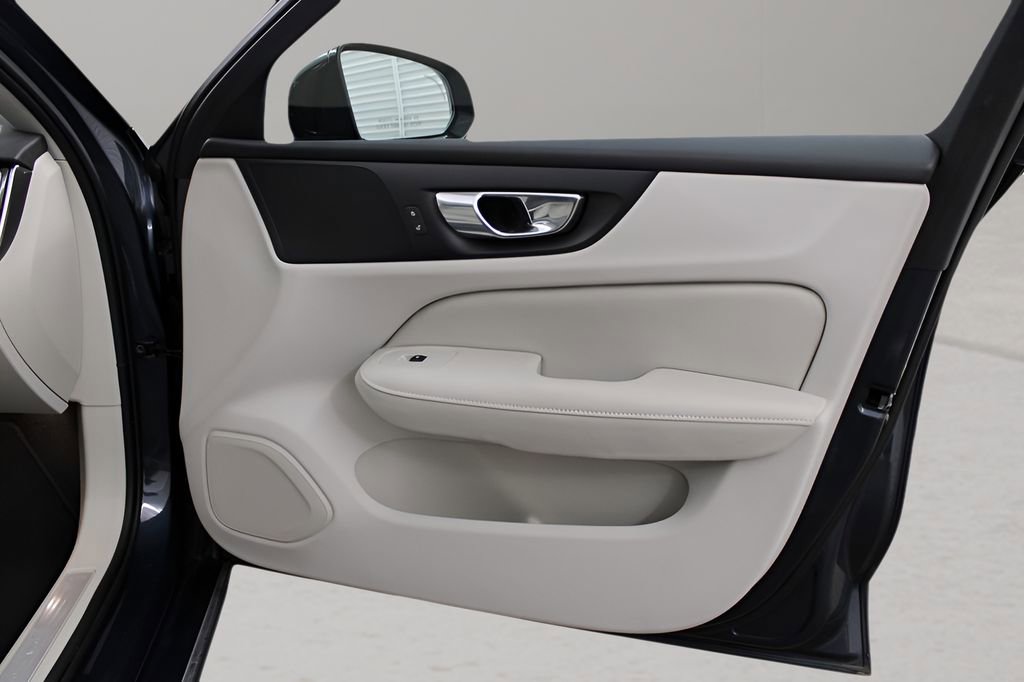 Used 2023 Volvo S60 B5 Plus w/ Climate Package image 16
