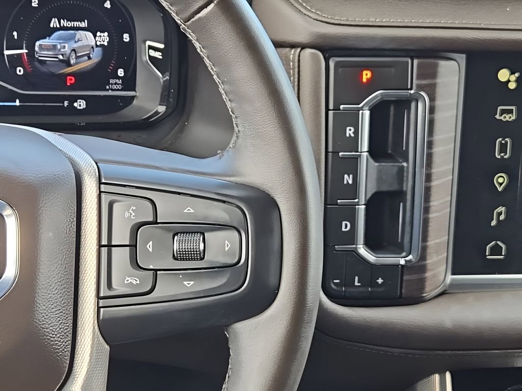 Used 2024 GMC Yukon XL Denali AWD/4WD image 25