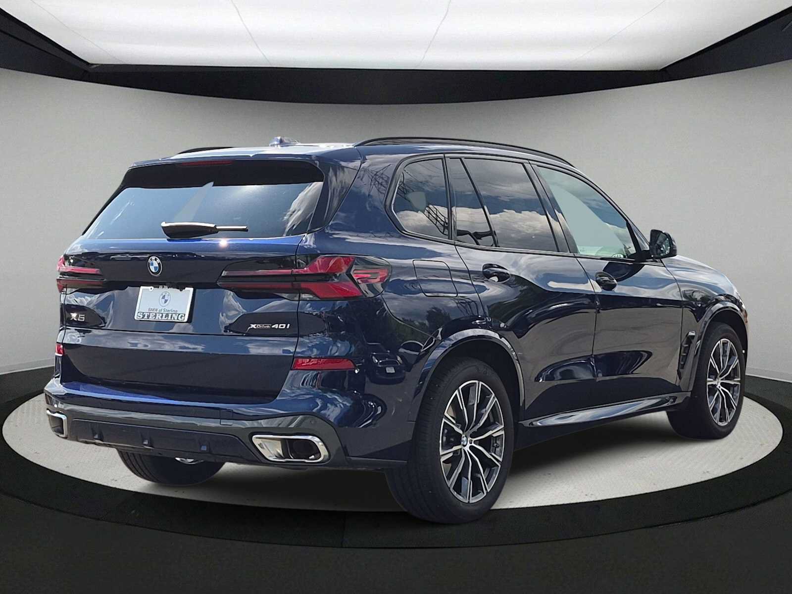 Used 2026 BMW X5 xDrive40i w/ M Sport Package AWD/4WD image 8