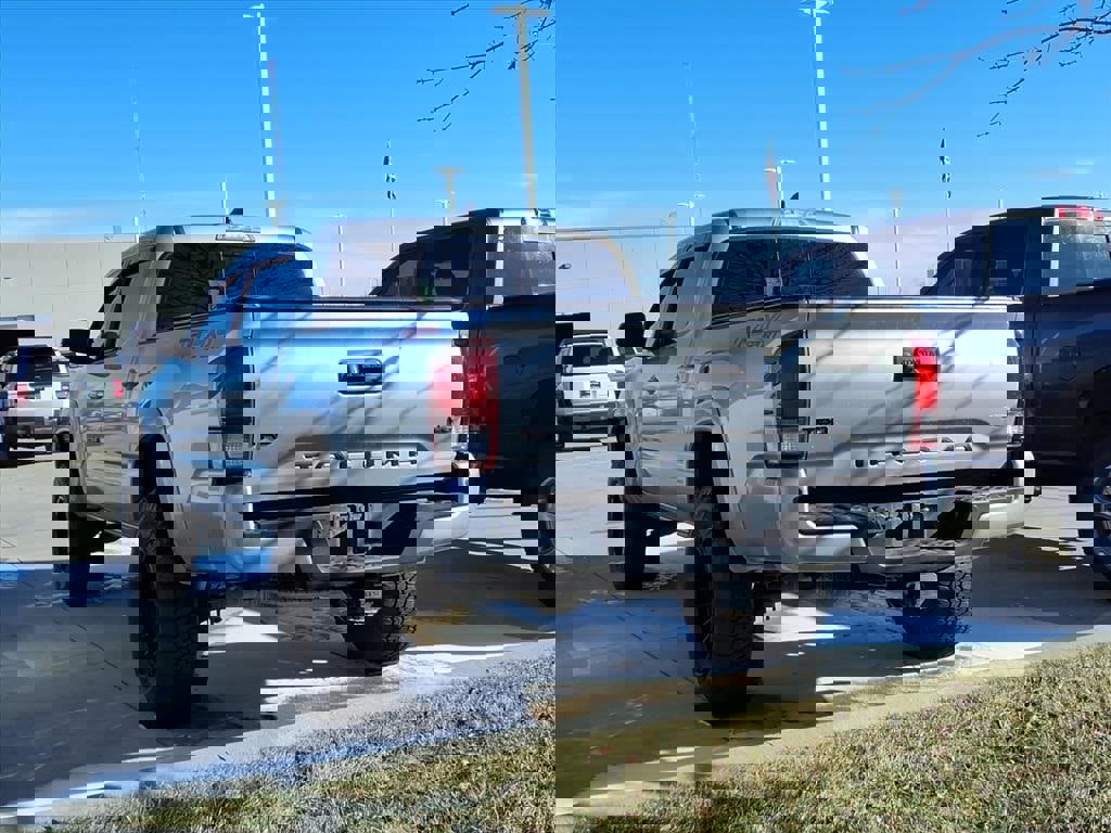 Certified 2018 Toyota Tacoma TRD Sport image 6
