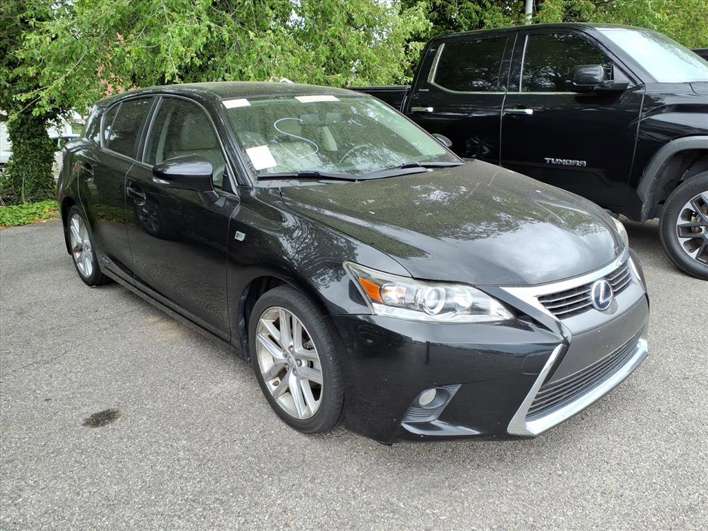 Used 2017 Lexus CT 200h w/ Accessory Package 2 FWD image 2
