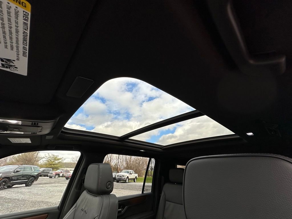 Used 2025 GMC Yukon XL Denali w/ Sun & Power Step Package image 3